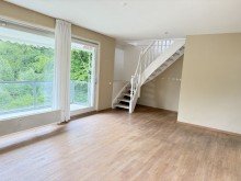Wohnzimmer RESERVIERT!Gro�z�gige Maisonette-Eigentumswohnung mit zwei Stellpl�tzen /modernisierter Haustechnik!