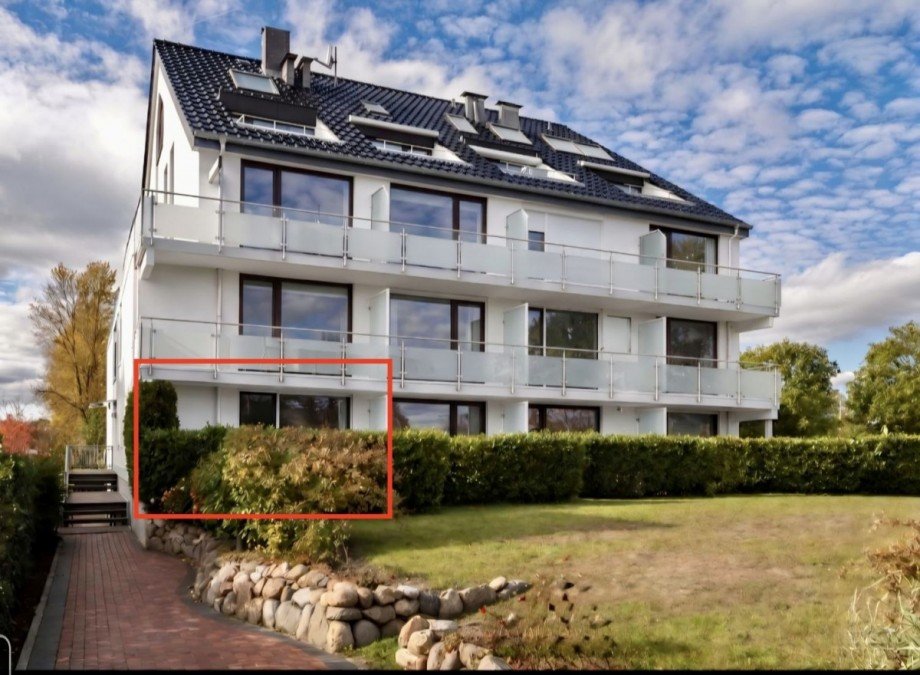 Haus nach Fertigstellung der Modernisierung und Sanierung, KI generiertes Bild Erdgeschosswohnung Scharbeutz